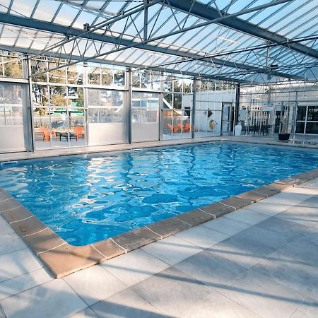 Appartement privée avec jardin et terrasse couverte dans résidence l'estuaire, avec piscine couverte, proche plage Le Verdon-sur-Mer Extérieur photo