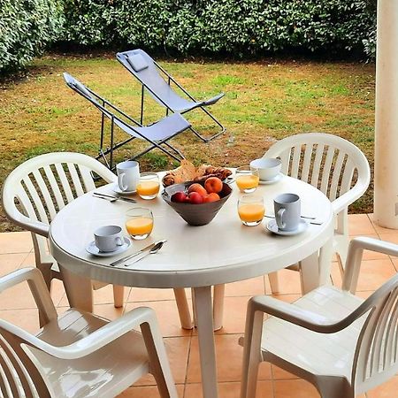 Appartement privée avec jardin et terrasse couverte dans résidence l'estuaire, avec piscine couverte, proche plage Le Verdon-sur-Mer Extérieur photo