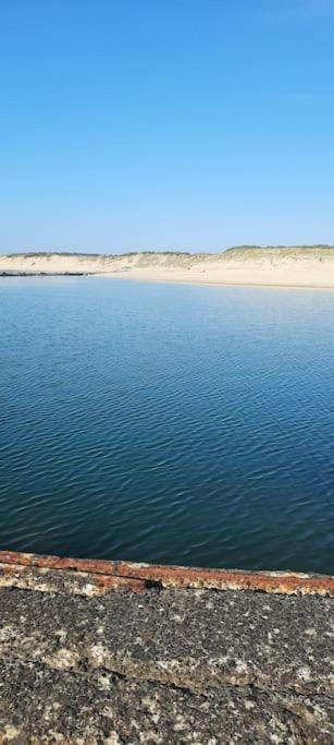 Appartement privée avec jardin et terrasse couverte dans résidence l'estuaire, avec piscine couverte, proche plage Le Verdon-sur-Mer Extérieur photo