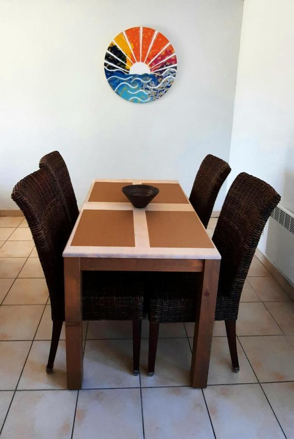 Appartement privée avec jardin et terrasse couverte dans résidence l'estuaire, avec piscine couverte, proche plage Le Verdon-sur-Mer Extérieur photo